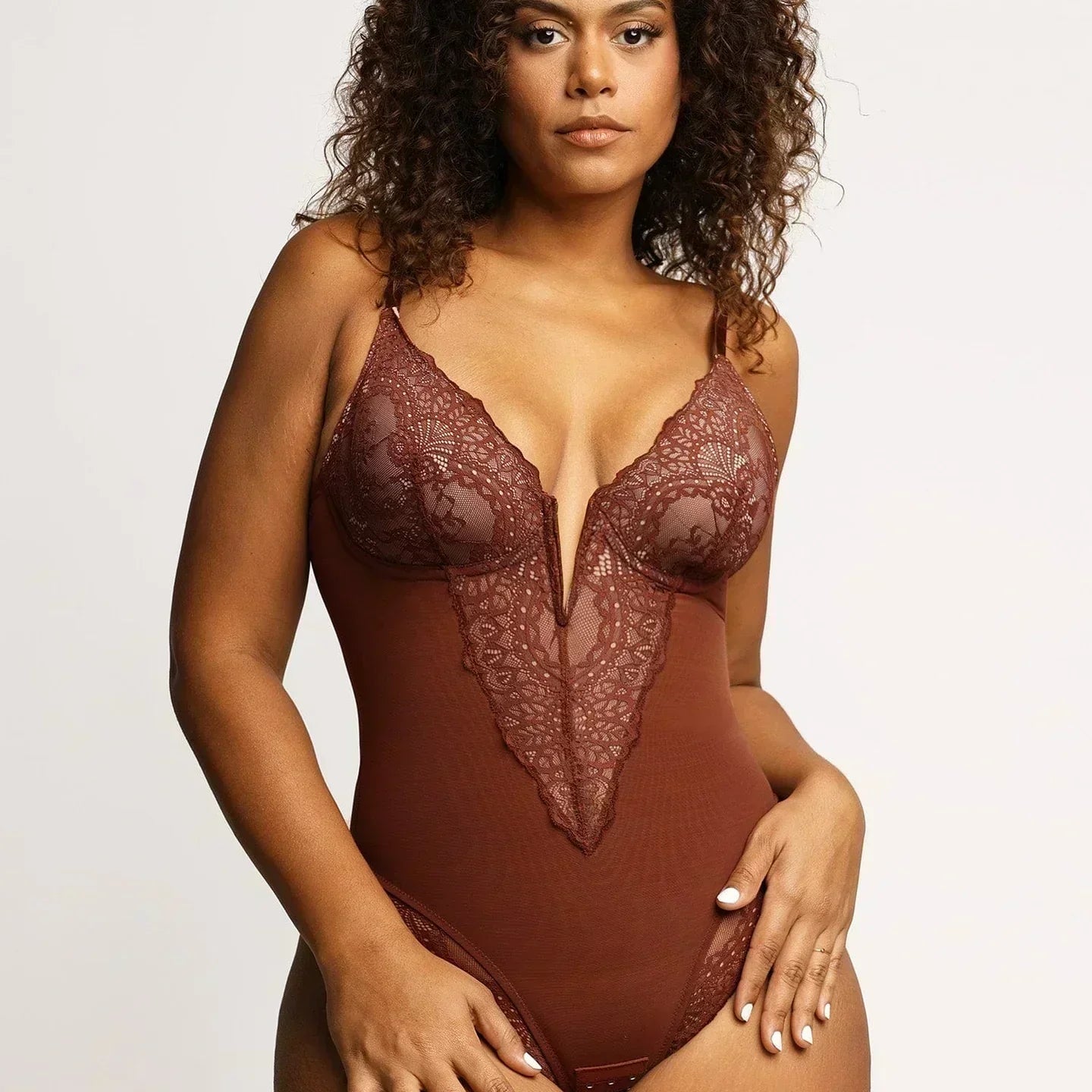 Noé™ | Body élégant avec décolleté en V profond